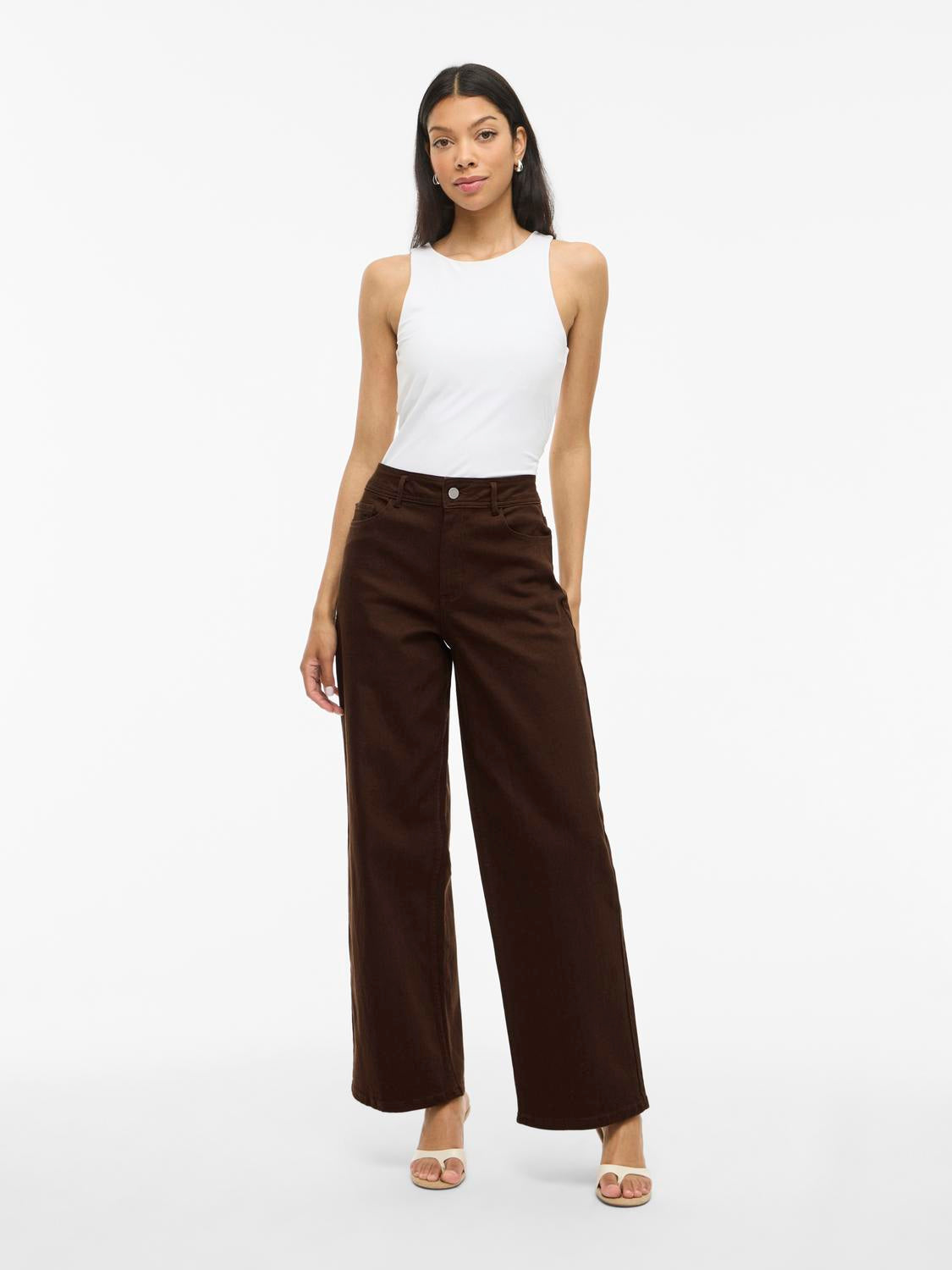 model_shot-front_full